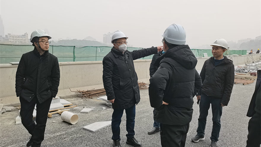 图4:集团党委委员、副总经理倪丹督导嘉来建工 图4:集团党委委员、副总经理倪丹督导嘉来建工