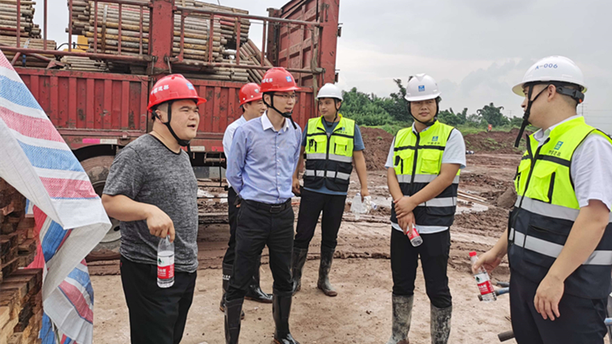赖明前往中建新疆建工机场管廊项目现场,了解项目供货情况 赖明前往中建新疆建工机场管廊项目现场,了解项目供货情况